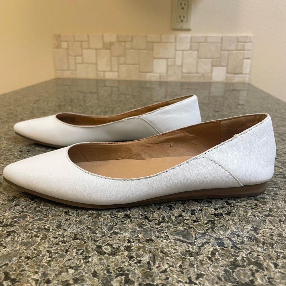 Lucky Brand White Women's Flats